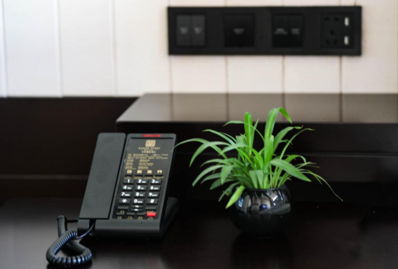 Kasion Pugis Hotel Іу Екстер'єр фото