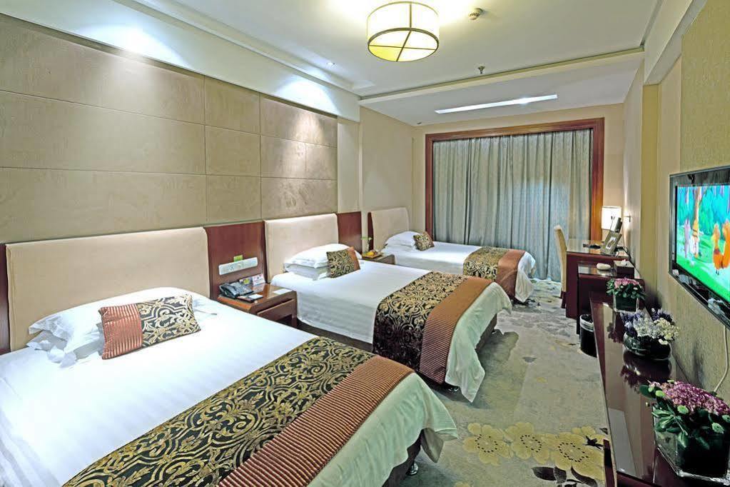 Kasion Pugis Hotel Іу Екстер'єр фото